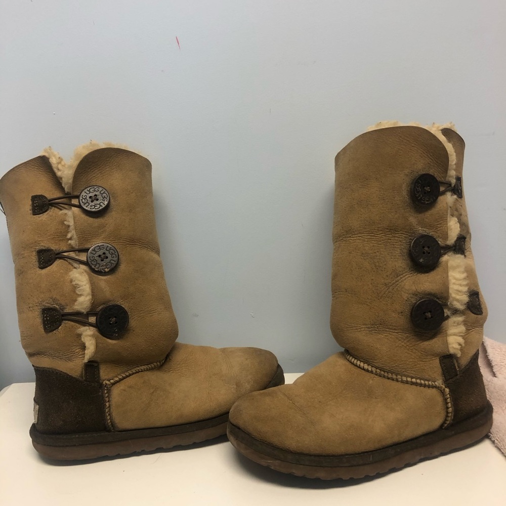 UGGS. Size 8. Brown/beige.